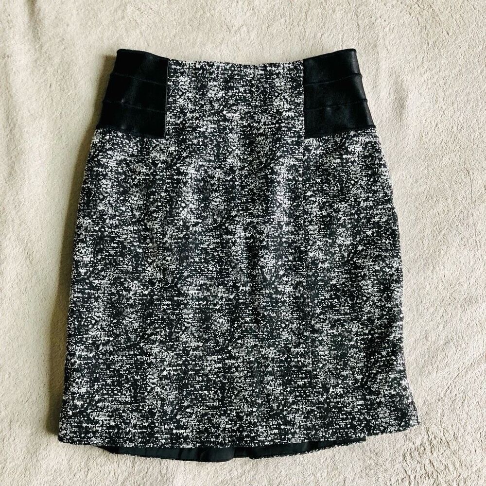 NWOT Bebe Black Egret Kick Pleat Boucle Pencil Skirt